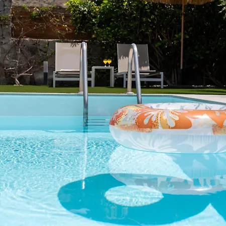 Diana With Private Swimming Pool In Tauro *